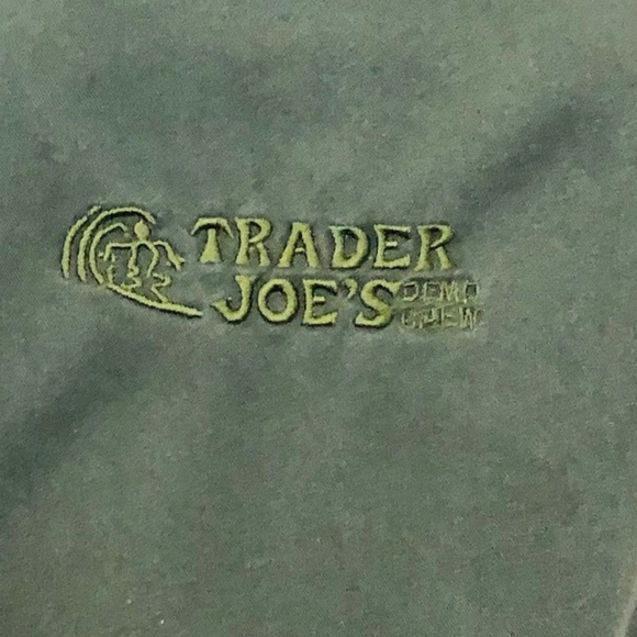 TRADER JOES Demo Crew RARE Dark Green Apron Front Utility Pockets Adjustable - Picture 2 of 7